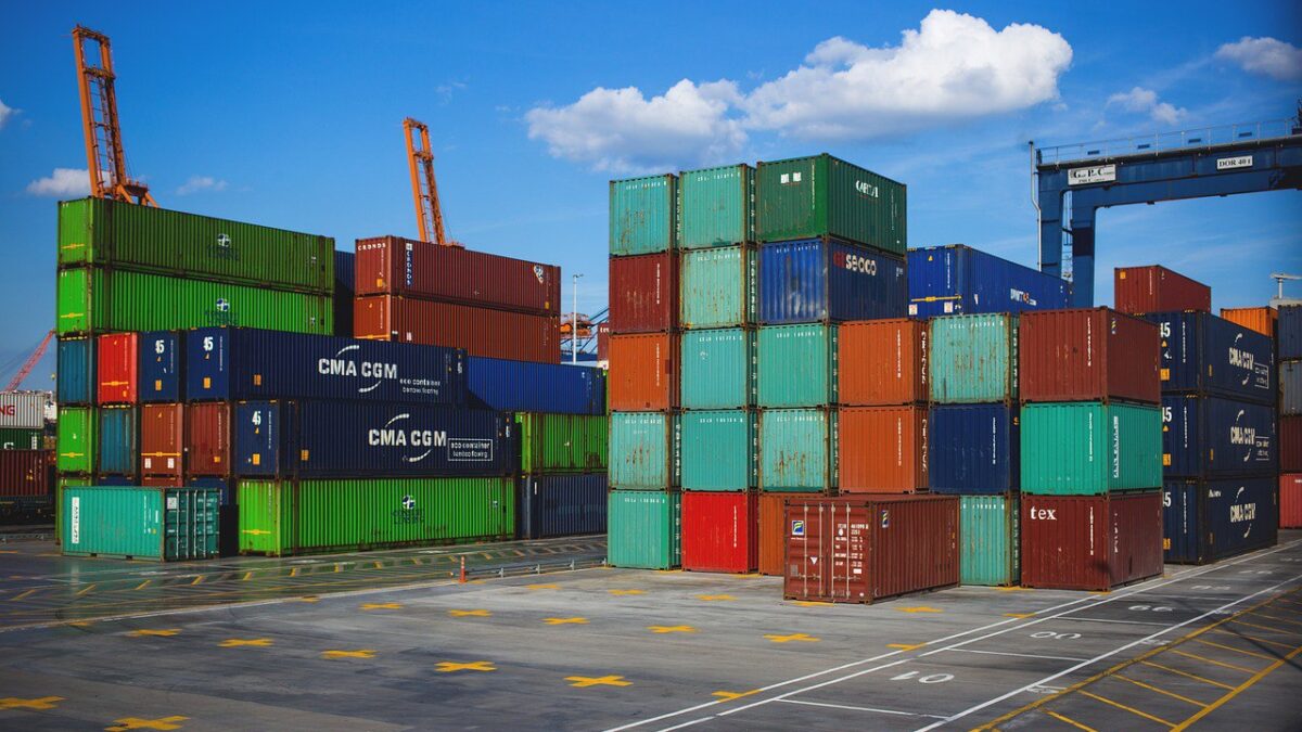 🚢 Lithuania: exports flat, imports surge in September, deficit widens