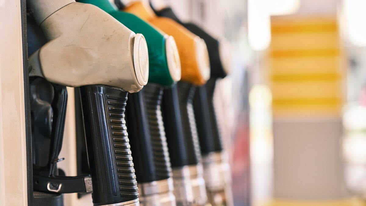 Baltic fuel prices rise as wholesale market spikes in early March — why Tallinn shows the highest petrol prices