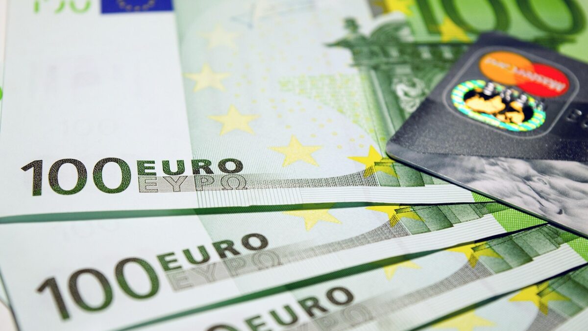 Who lives well in Lithuania: who benefits — and who remains on minimum wage